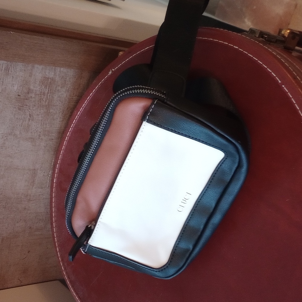Cluci Crossbody Belt bag